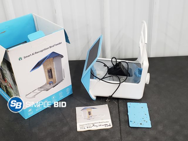 Lot 58-54579 - Smart AI Recognition Bird Feeder - used