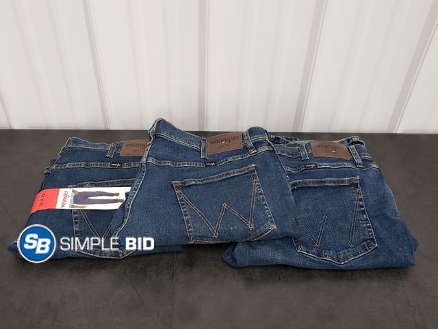 Lot 58-67914 - Lot of (3) Wrangler Jeans - Size 34 x 29 - NWT