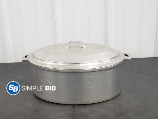 Lot 58-67186 - Miracle Maid Oval Dutch Oven with Lid