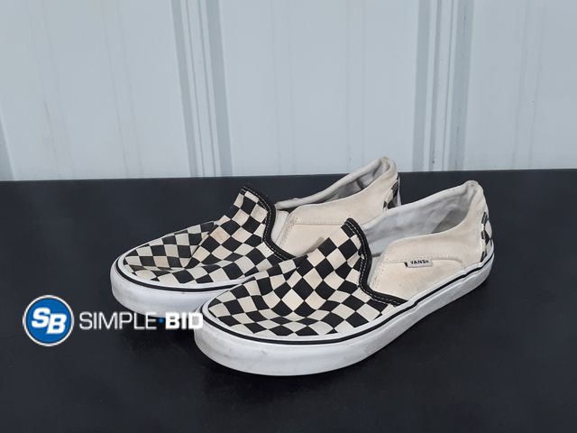Lot 58-34366 - Vans Off the wall Slip On Shoes - Size 8 - Used