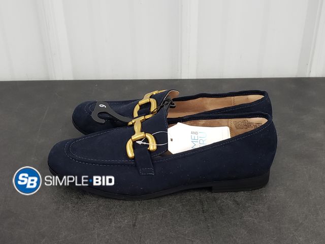 Lot 58-67986 - Women's Time &amp; True Navy Shoes - Size 9 - Appears Unused