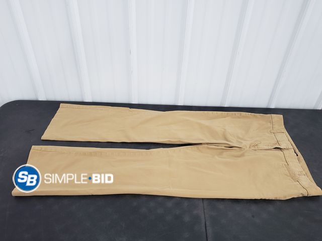 Lot 58-66032 - Tommy Hilfiger Khaki Pants - Size 12 - Light Use