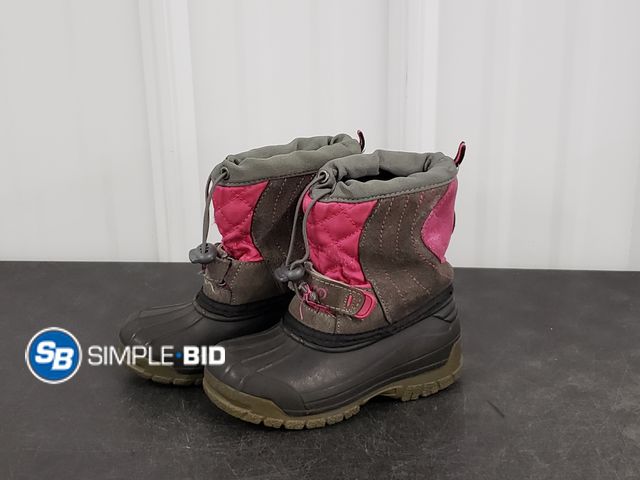 Lot 58-41240 - Toddler Girls Winter Boots - SIZE 9 - used but in good condition