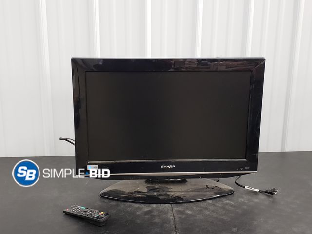 Lot 58-40484 - Sharp KC26SB24U Liquid Crystal TV 26" TV with Remote - Works