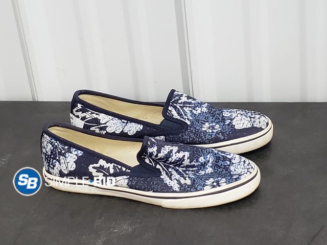 Lot 58-75653 - Lauren Slip On Shoes by Ralph Lauren - Size 6B