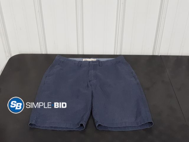 Lot 58-28731 - Van's Men's Shorts - Size 32 - Light Use