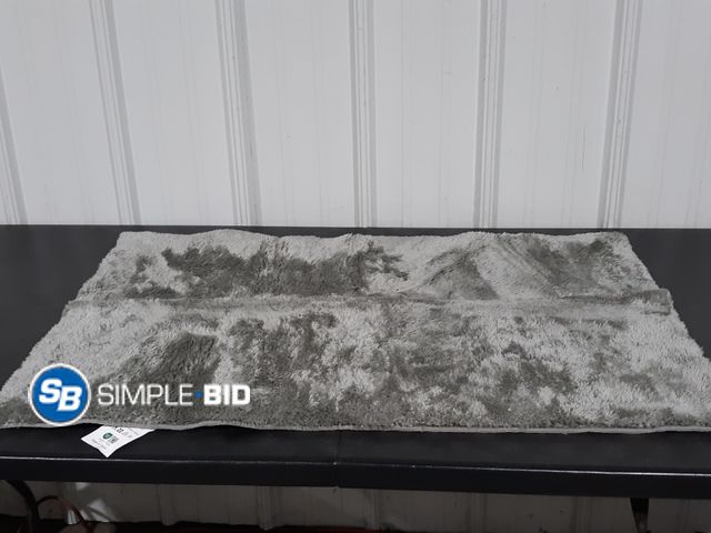 Lot 58-32467 - Grey Plush Rug - 2ft x 3ft - new