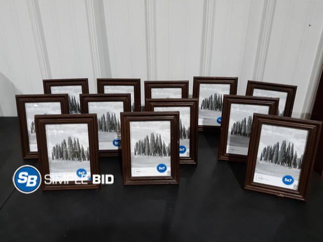 Lot 58-21546 - Lot of (12) New Mainstays 5x7 Picture frames