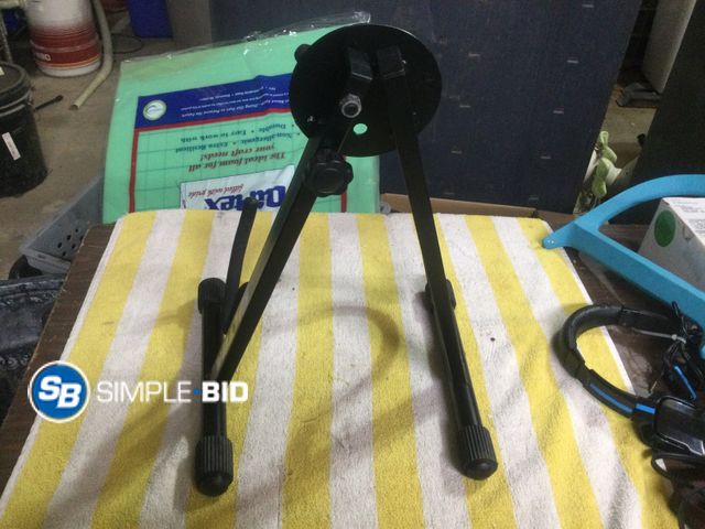 Lot 58-59628 - Ultra Guitar Stand