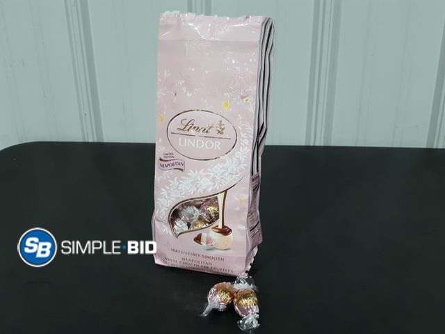 Lot 58-26194 - Lindt Lindor Neapolitan 33 individually wrapped - unopened