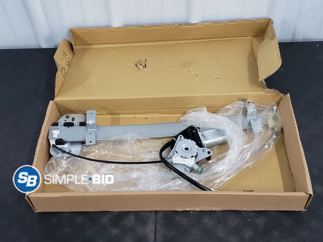 Lot 58-56968 - Front Passenger Side Power Window Regulator with Motor (6 Pins)