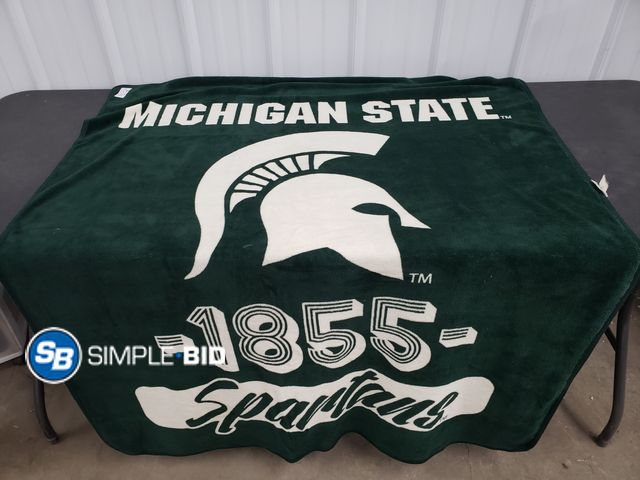 Lot 58-41125 - Michigan State Plush Throw Blanket