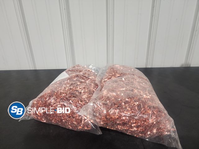 Lot 58-28116 - New 1lb crinkle cut paper for gift wrapping