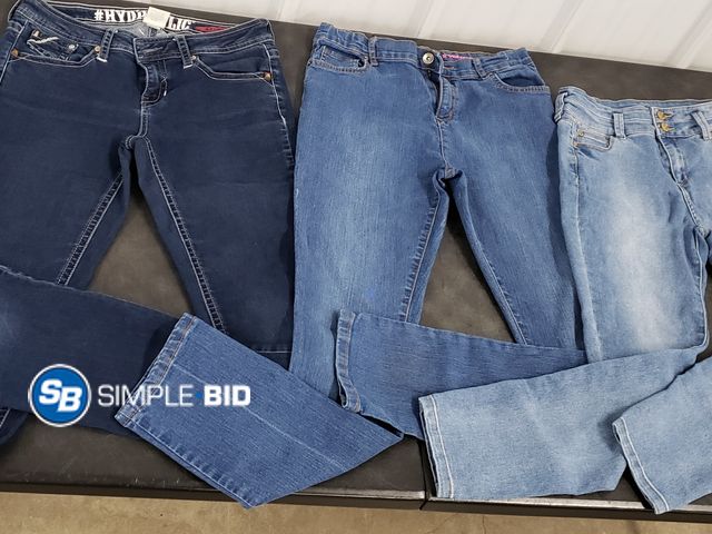 Lot 58-71326 - Lot of (3) Pairs of Girls Jeans - Various Styles and Sizes 9/10 -14 - 16 - 4