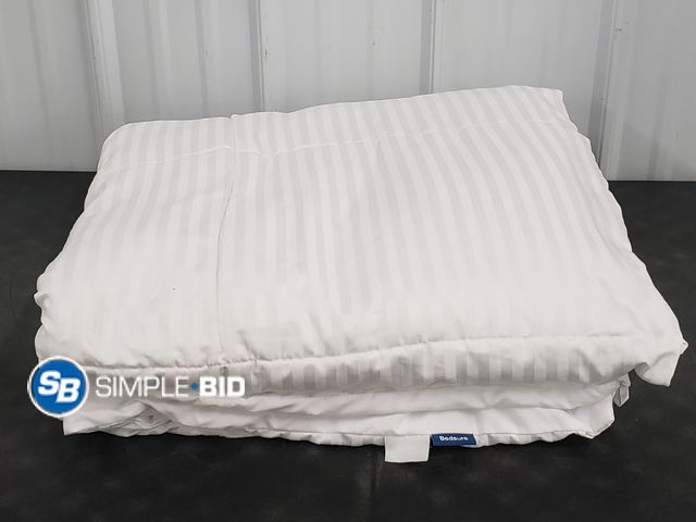 Lot 58-75752 - BedSure Down Alternative Comforter Full Size - Light Use