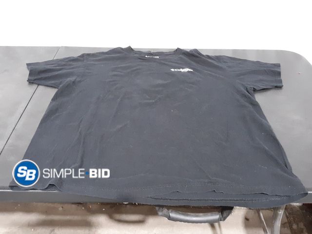 Lot 58-34341 - Columbia PFG T Shirt - Size XL - Light Use
