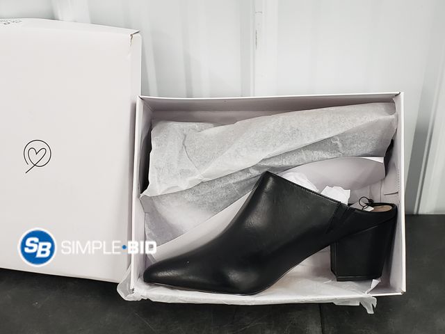 Lot 58-39933 - The Drop Jordan Black Shoes - Size 13 - New