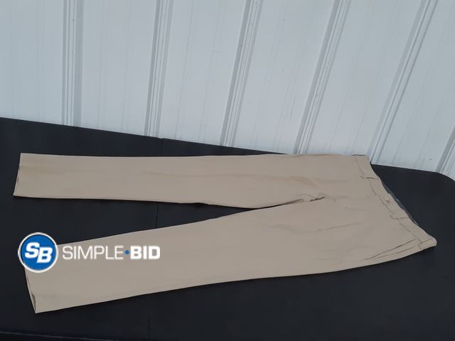 Lot 58-17944 - MEN'S Ben Hogan Golf pants - SIZE 30X32 - NWT