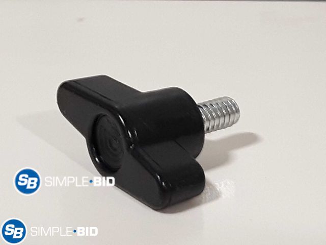 Lot 58-29640 - Lot of (500) Thumbscrews