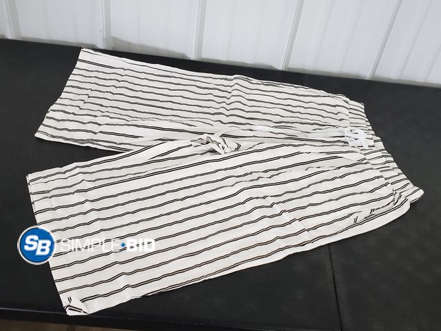 Lot 58-70639 - Junior's Black &amp; White Striped Linen Bermuda (Long) Shorts, Tie Waist Size S/M