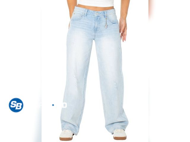 Lot 58-71453 - New Celebrity Pink Women's and Women's Plus Low Rise Baggy Wide Leg Jeans, Size 13/31