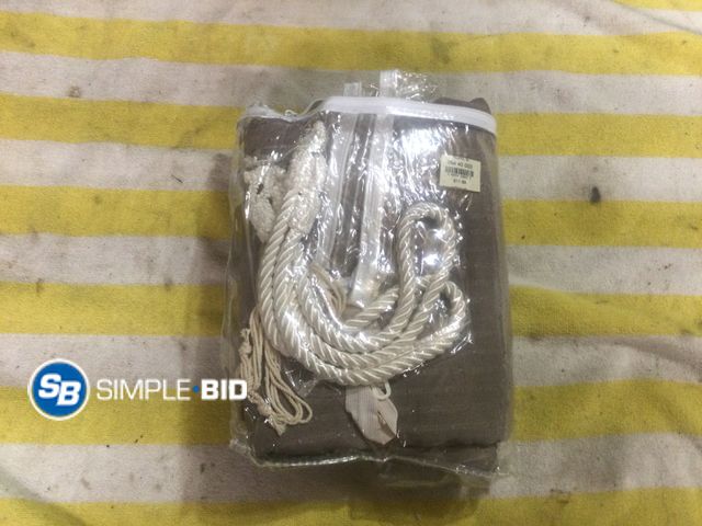 Lot 58-37916 - Set of Kohls Curtains