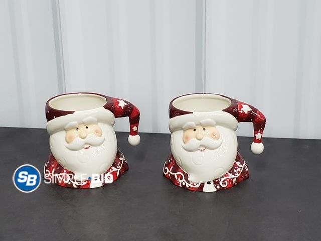 Lot 58-84688 - Set of (2) New Ganz Bella Case Country Santa Mugs - super cute!