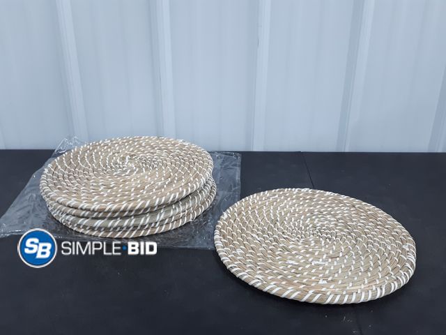Lot 58-38519 - New Aofmee 12 inch Round Woven Placemats Set of 6, Boho Rattan Place Mats, Natural Water Hyacinth Ta...
