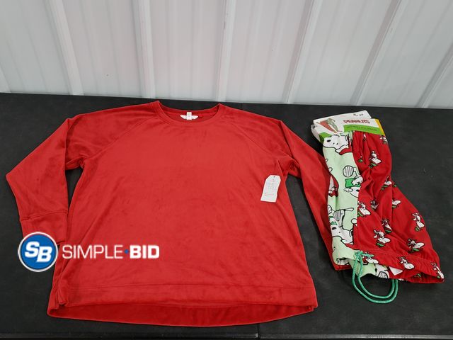 Lot 58-40202 - Women's Snoopy Sleep jogger with pockets - SIZE L with Red Time and Tru shirt - appears unworn