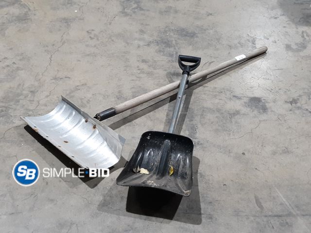 Lot 58-34369 - Lot of (2) Shovels