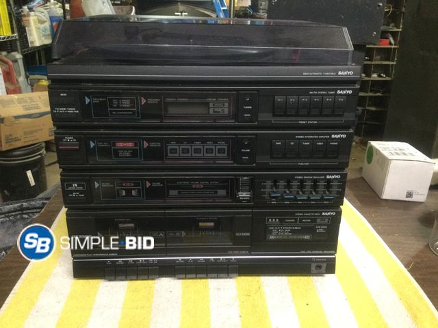 Lot 58-60651 - Sanyo ALC system Semi-Automatic Turntable