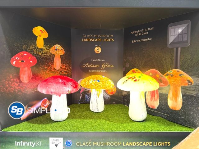 Lot 58-83838 - Infinity X1 Pack of 3 Glass Mushroom Landscpe Lights Solar Rechargeable - light use