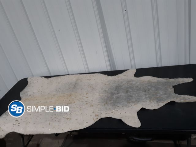 Lot 58-29213 - Safavieh Faux Cow Hide 3ft x 5ft