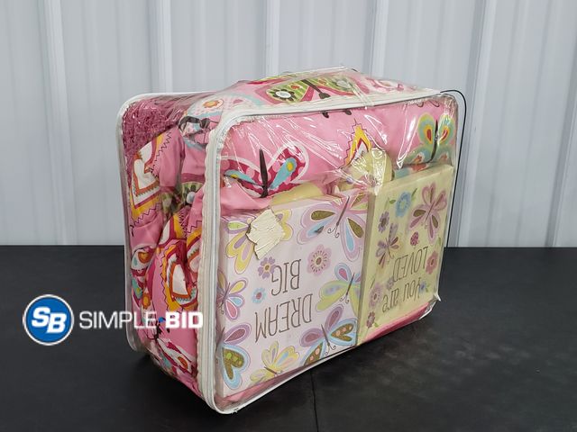 Lot 58-41260 - Kids Home 8 piece Complete Bed set Butterfly - FULL size - appears unused