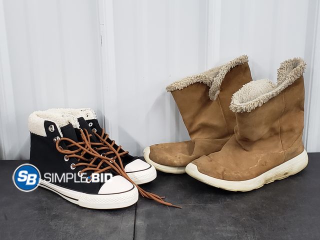 Lot 58-41212 - Lot of (2) Women's Boots -- SIZE 9 - light use