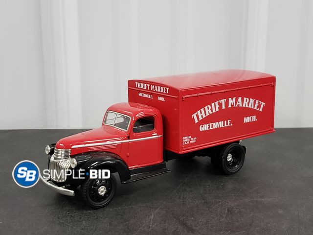 Lot 58-36579 - Ertl Collectibles - Thrift Market Greenville, Mi - Die cast Metal replica