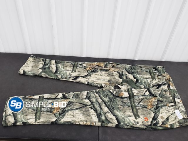 Lot 58-74703 - Men's Russell Outdoors Camo Pants - SIZE XL - in good condition (used)