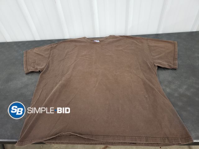 Lot 58-59513 - Russel Athleitics Brown T-Shirt - Size XXL - Used