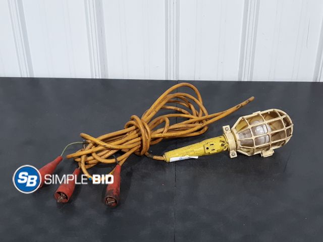 Lot 58-29266 - Utility Light with Extension Cord - Unknown Length - Used