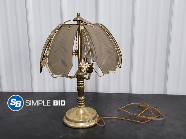 Lot 58-30724 - Tiffany Style Lamp - Touch lamp but doesn't work needs to be on a switch to work