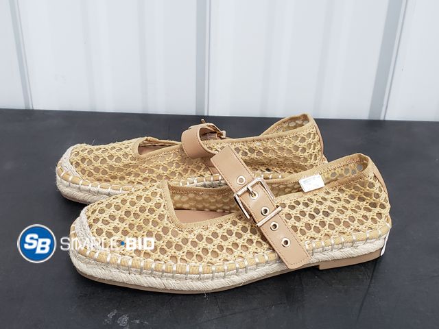 Lot 58-64055 - Women's Time and Tru Shoes - Size 7 - New
