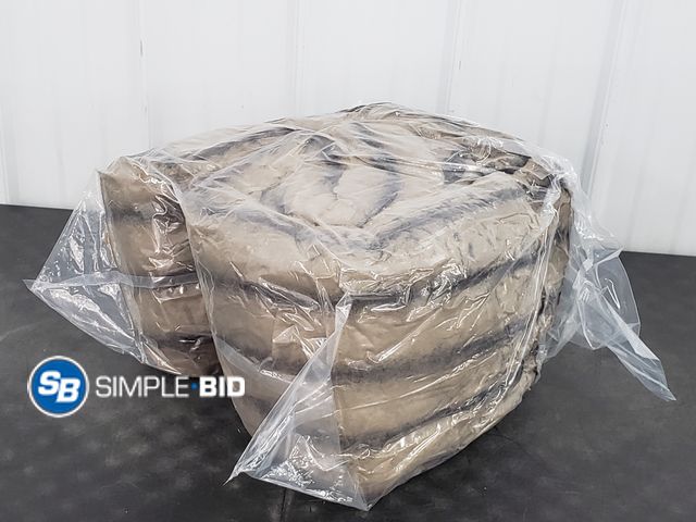 Lot 58-75646 - Fluffy Faux Rabbit Fur Comforter 90 x 104"