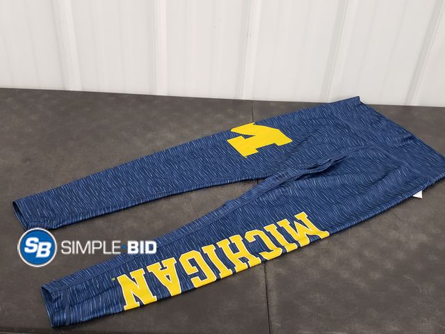 Lot 58-53193 - University of Michigan Yoga Pants - Size M - Light Use