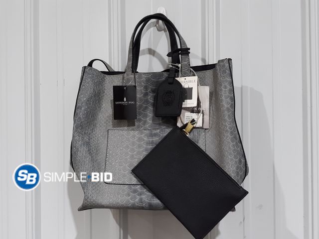 Lot 58-27496 - New Women's London Fog Reversible purse