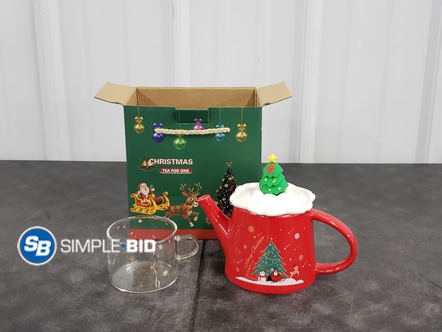 Lot 58-40113 - Christmas TEA for one, Tea pot and cup