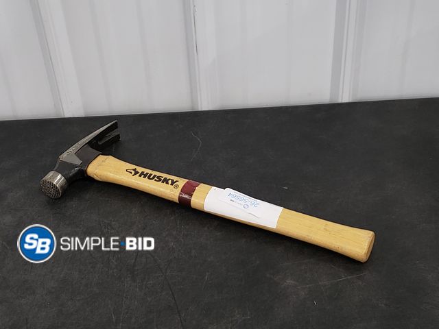 Lot 58-69849 - Husky Framing Hammer 21 oz wood handle - in good condition