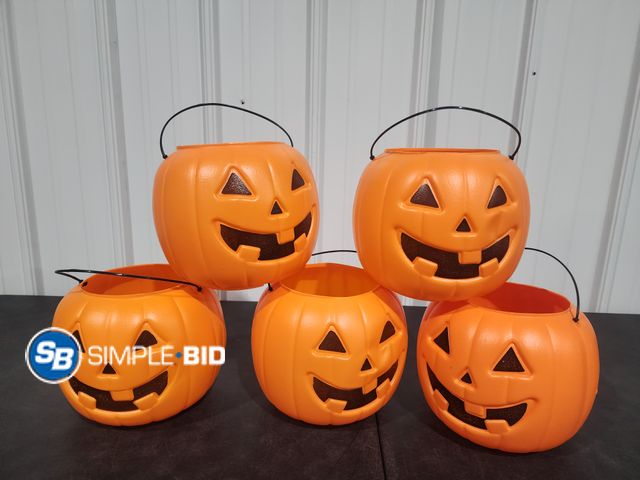 Lot 58-28090 - Lot of (5) New Plastic 8" PUMPKINS - Great for Crafts, Trick or treating, Gifts and more