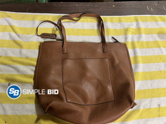 Lot 58-59624 - Street Level Brown Leather Tote Bag