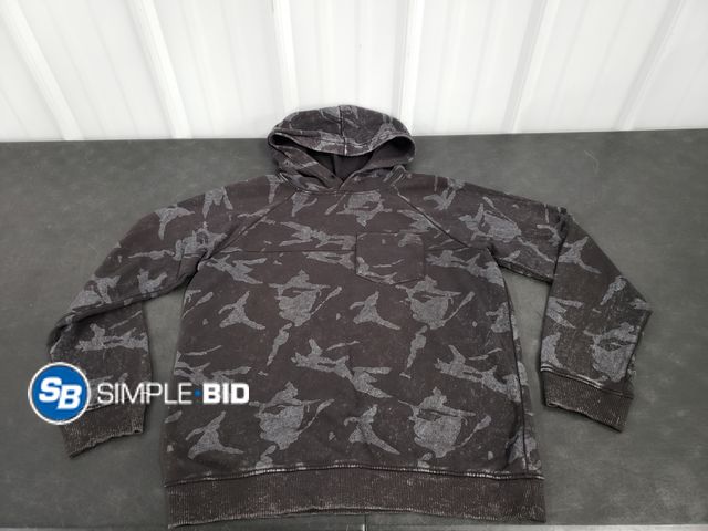 Lot 58-41263 - BOYS! Camo Hooded sweatshirt - SIZE XL - in good condition