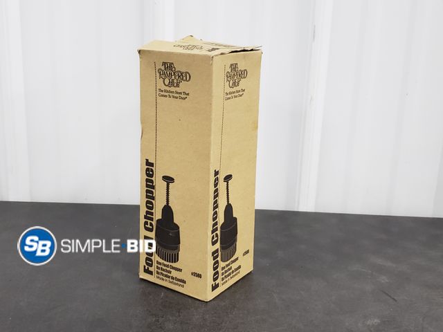 Lot 58-67475 - The Pampered Chef Food Chopper - Light Use
